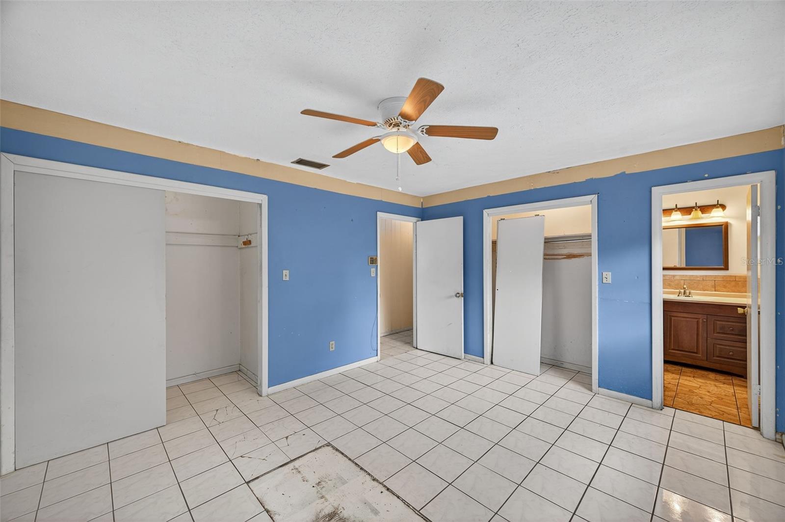 207 W BOUGAINVILLEA AVE, TAMPA, FL, 33612