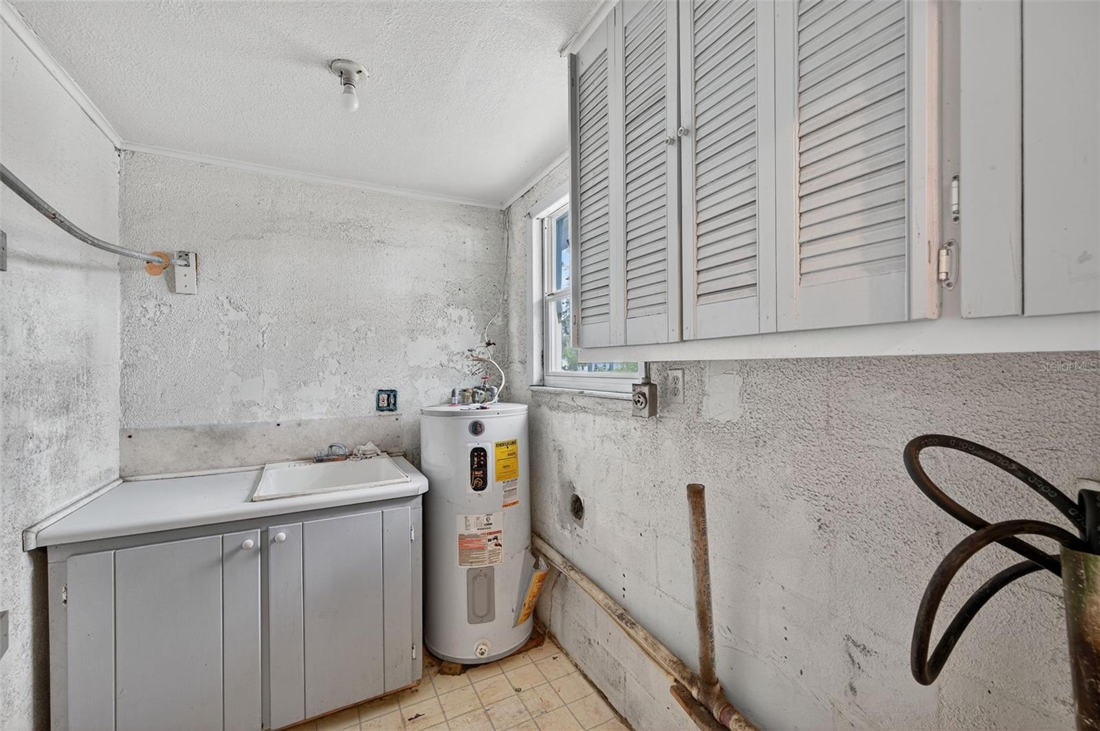 207 W BOUGAINVILLEA AVE, TAMPA, FL, 33612