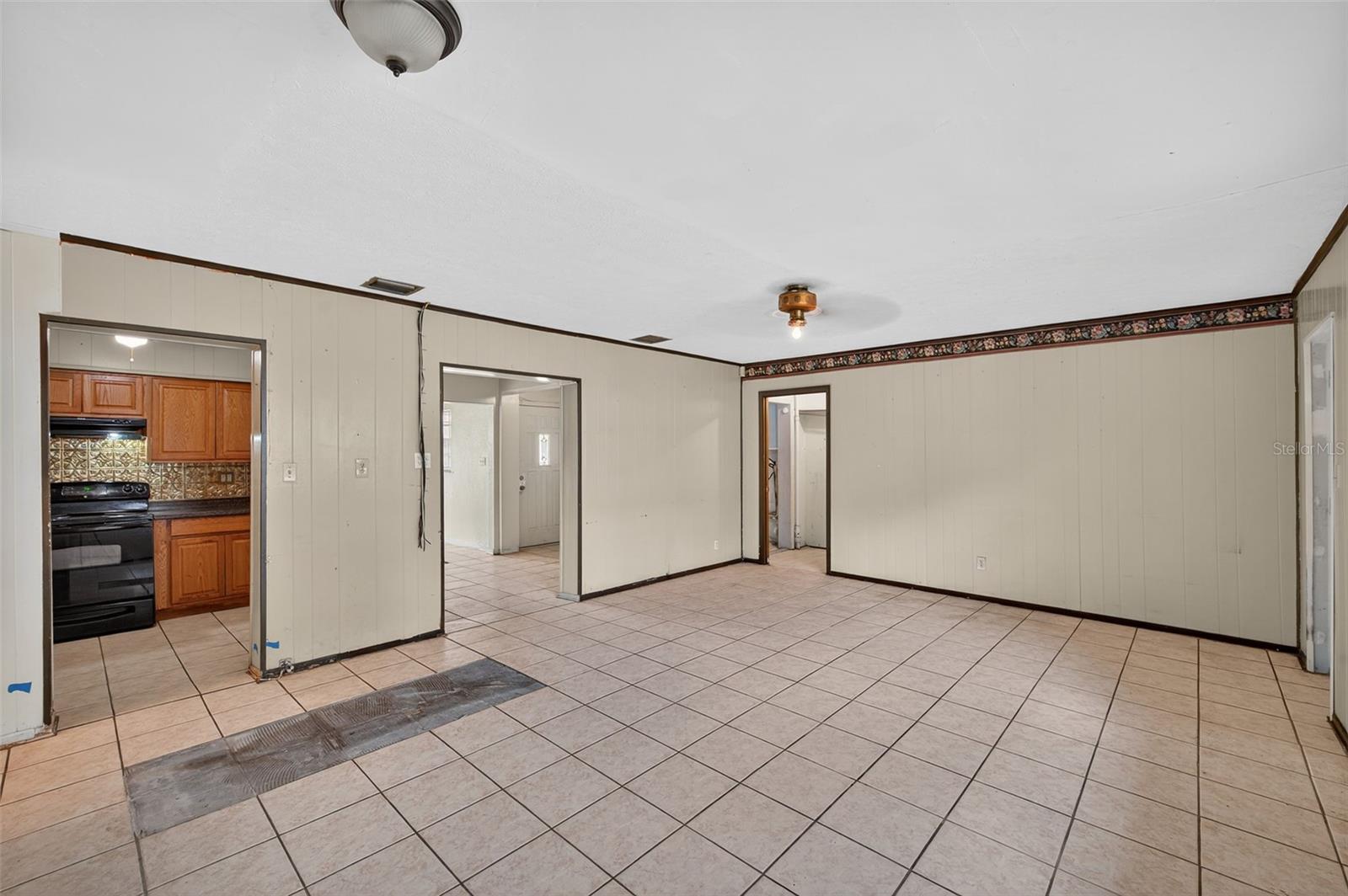 207 W BOUGAINVILLEA AVE, TAMPA, FL, 33612