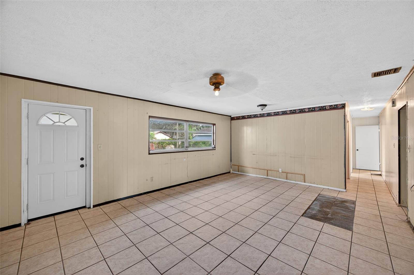 207 W BOUGAINVILLEA AVE, TAMPA, FL, 33612