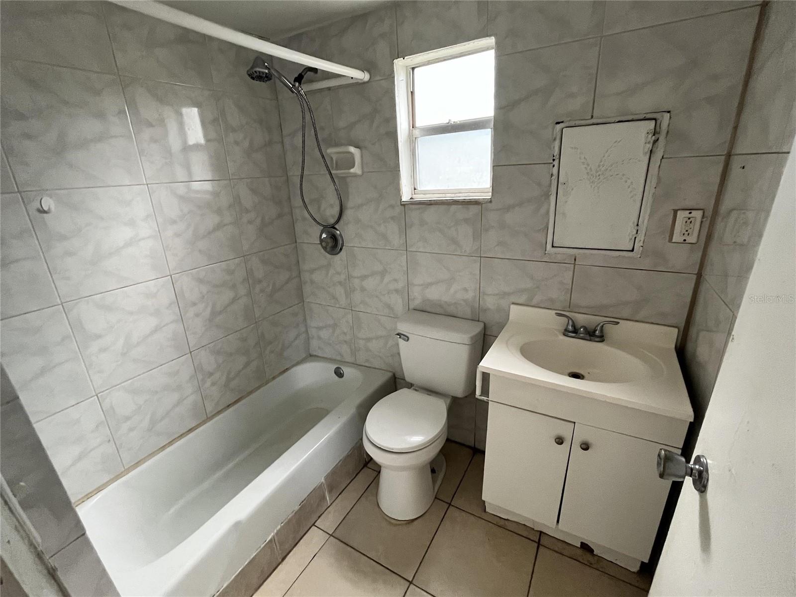 124 DAYTONA AVE #1, HOLLY HILL, FL, 32117