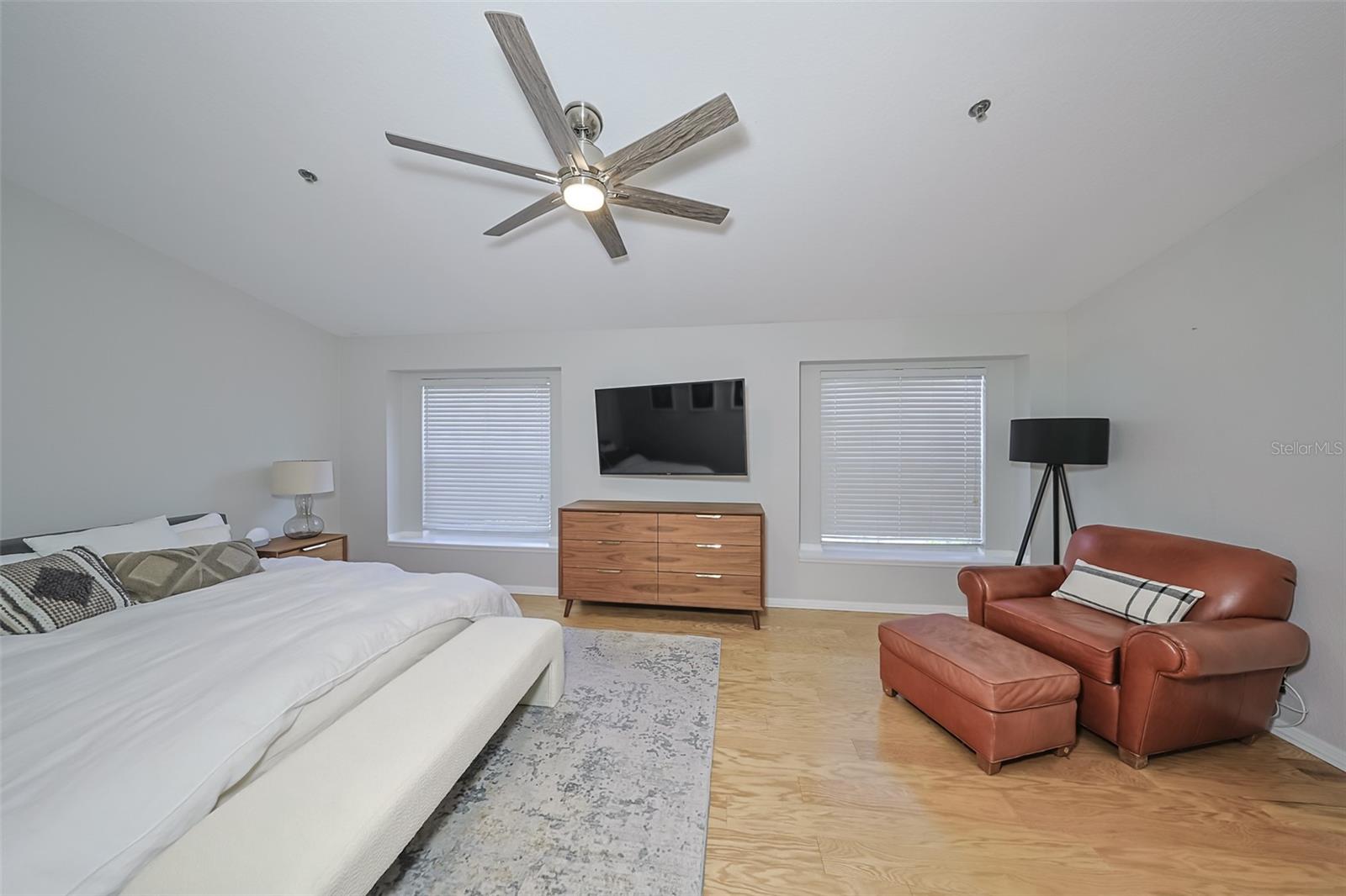 2403 W PALM DR #2, TAMPA, FL, 33629