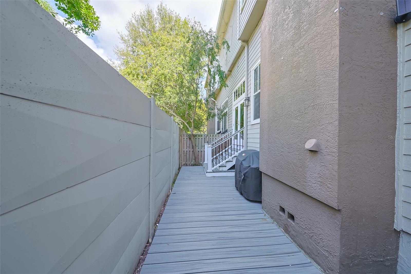 2403 W PALM DR #2, TAMPA, FL, 33629