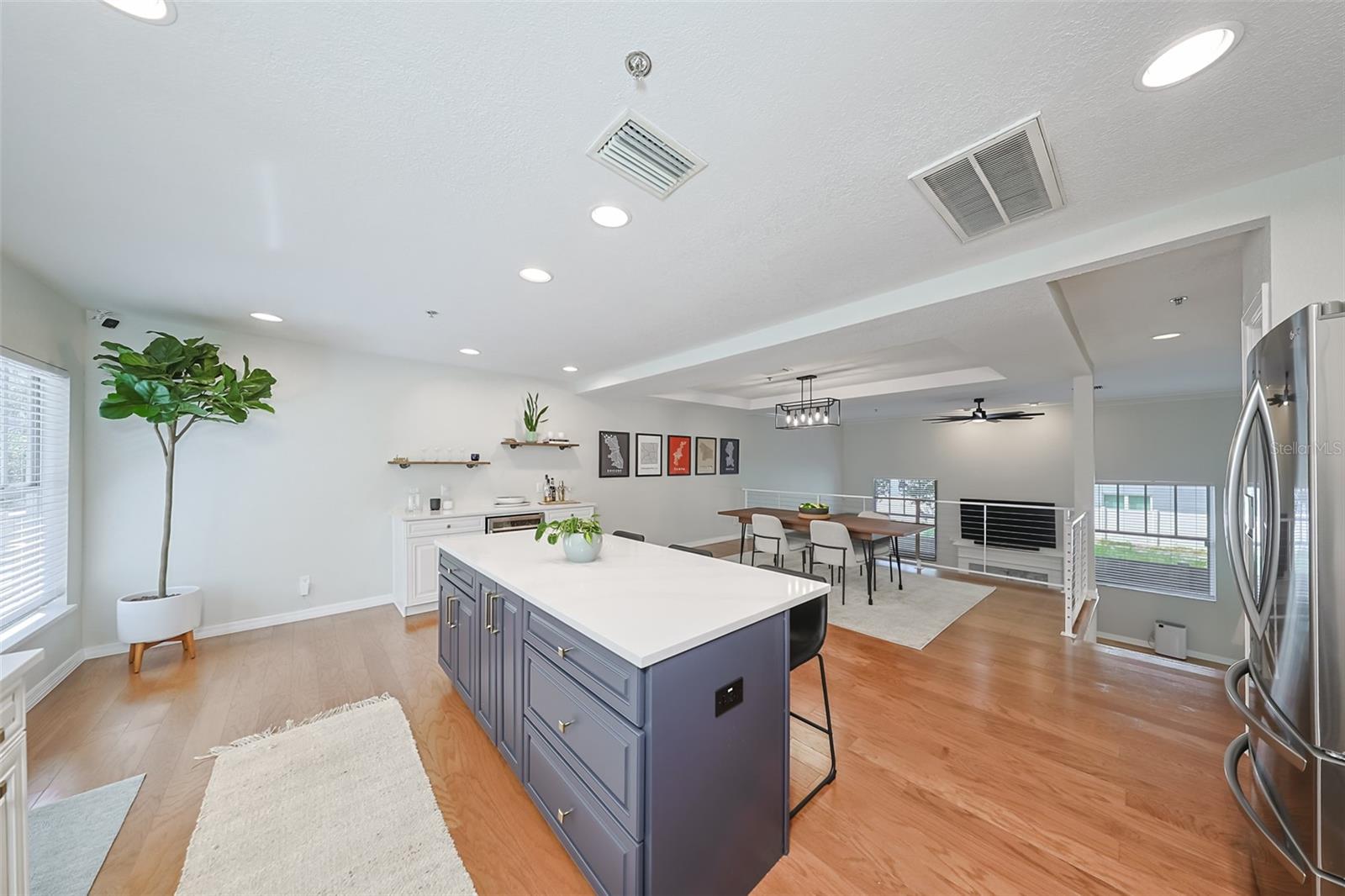 2403 W PALM DR #2, TAMPA, FL, 33629