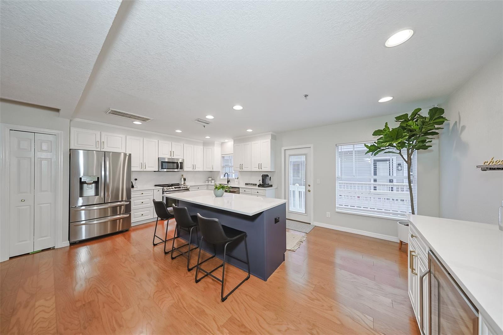 2403 W PALM DR #2, TAMPA, FL, 33629