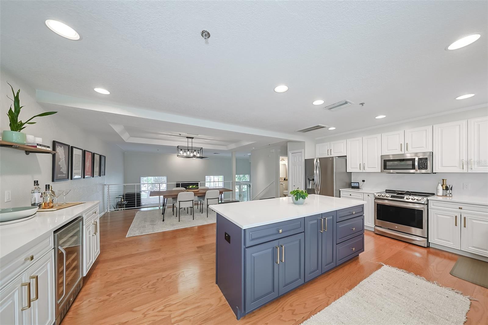 2403 W PALM DR #2, TAMPA, FL, 33629