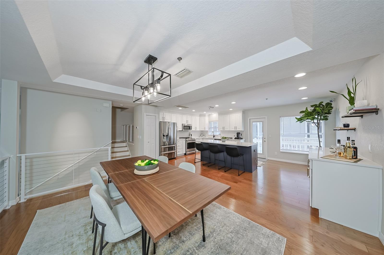 2403 W PALM DR #2, TAMPA, FL, 33629