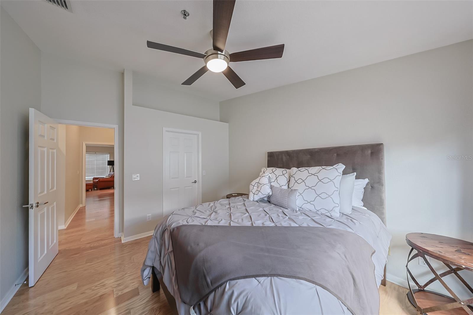 2403 W PALM DR #2, TAMPA, FL, 33629