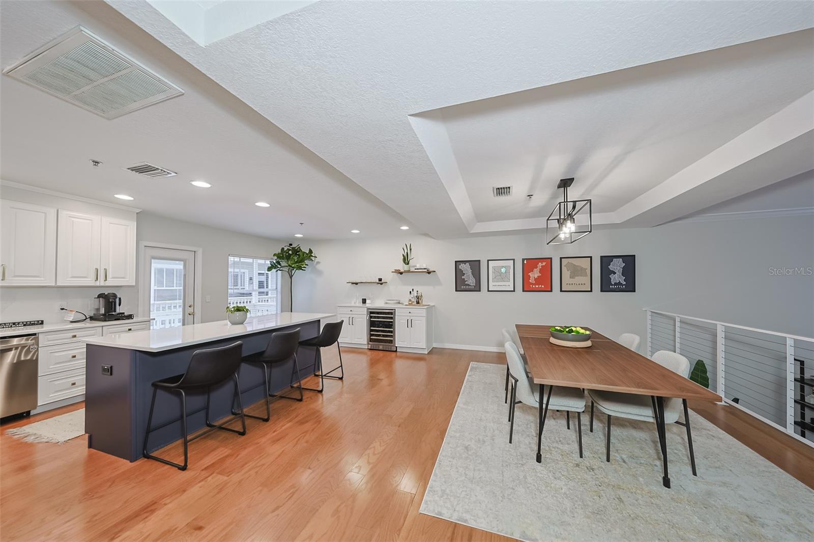 2403 W PALM DR #2, TAMPA, FL, 33629