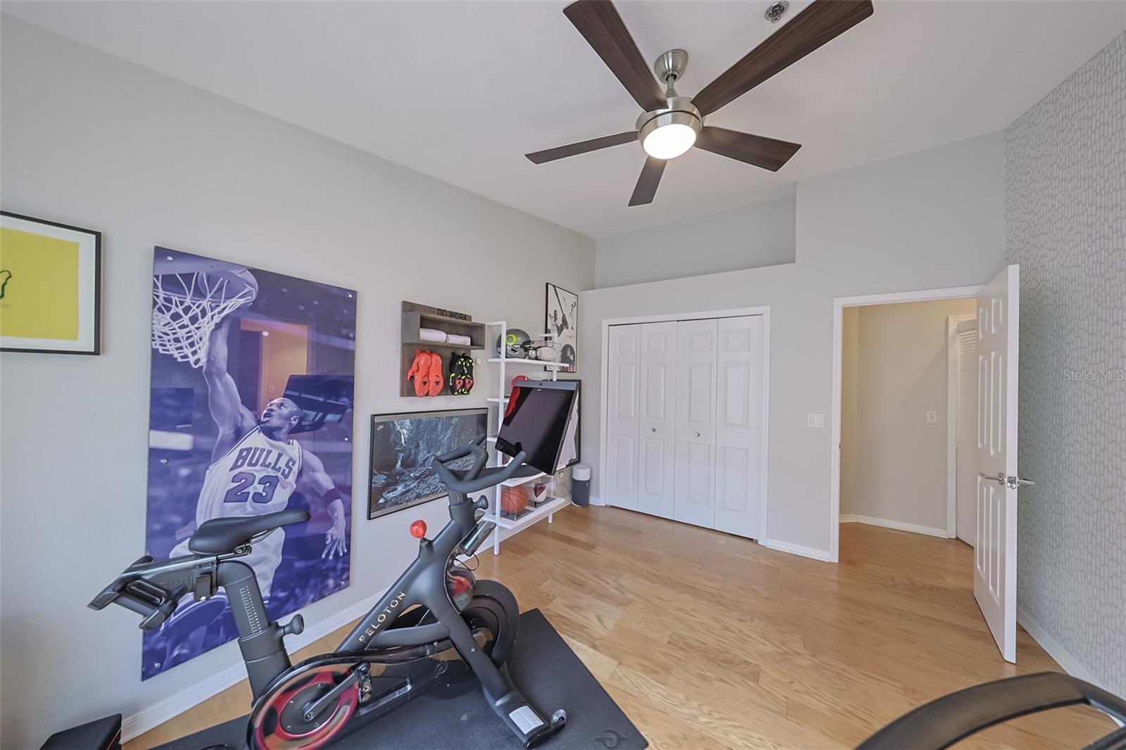 2403 W PALM DR #2, TAMPA, FL, 33629