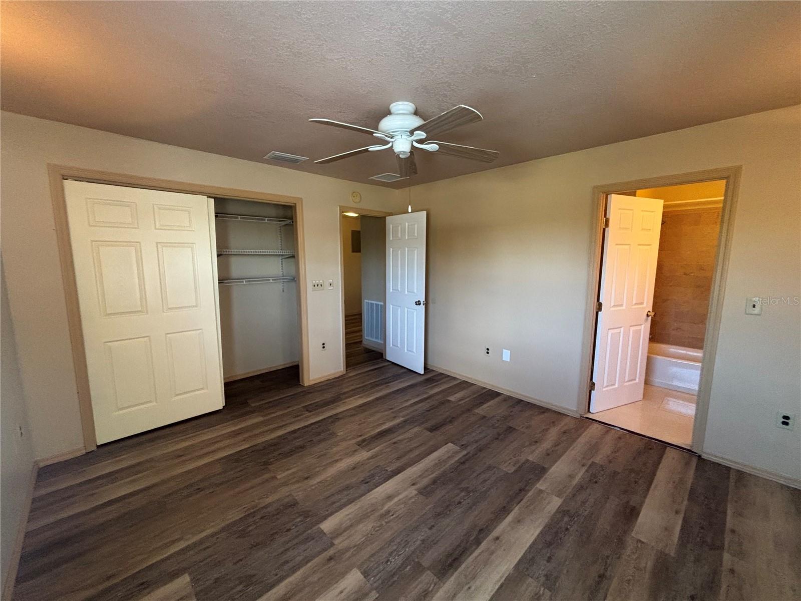 536 MARION OAKS GOLF RD, OCALA, FL, 34473