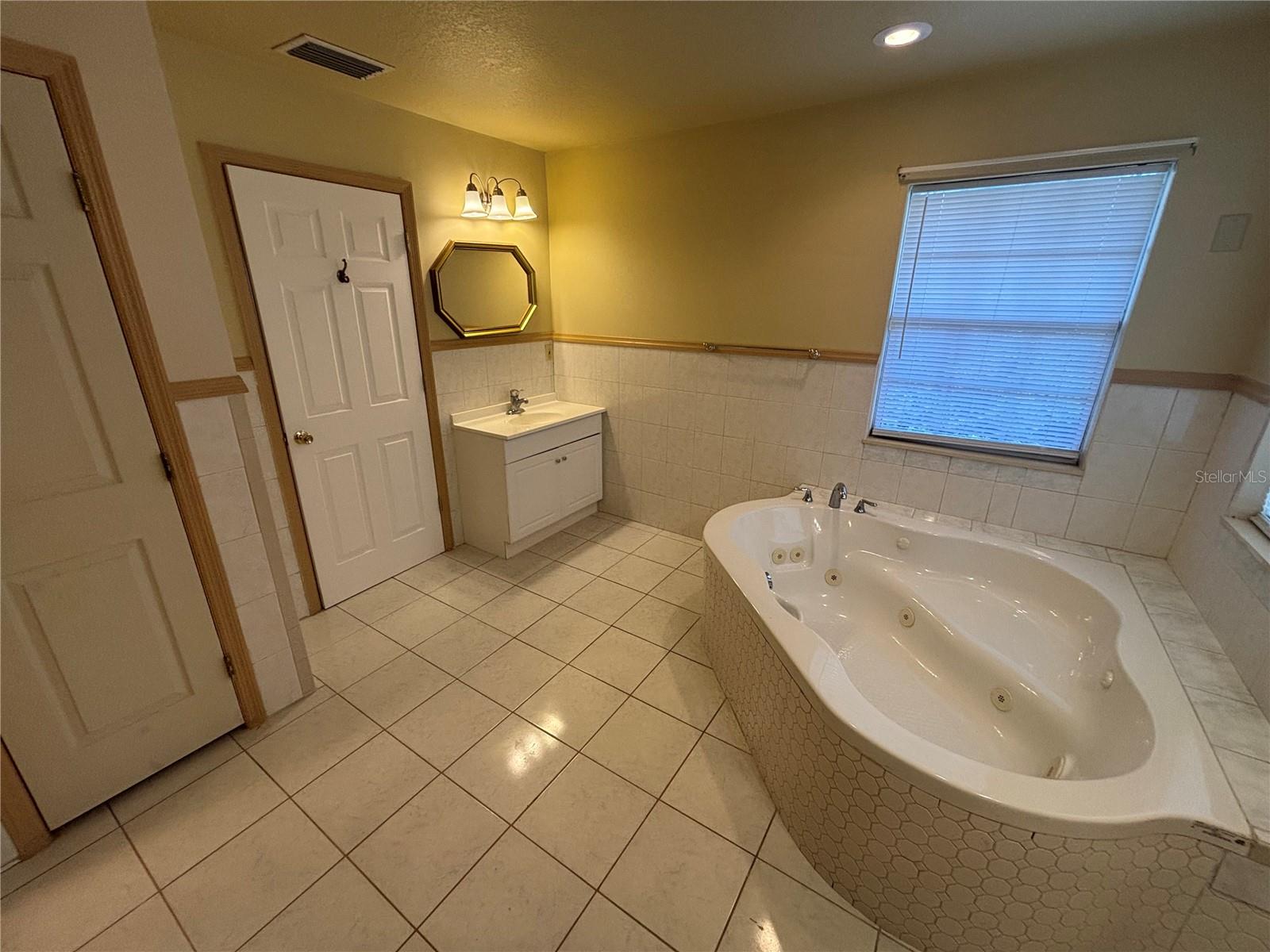 536 MARION OAKS GOLF RD, OCALA, FL, 34473