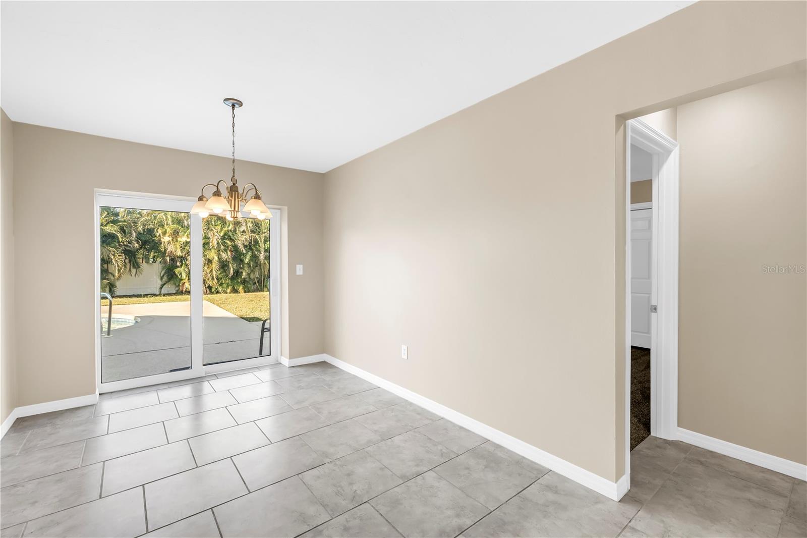 813 CYPRESS WOOD LN, SARASOTA, FL, 34243