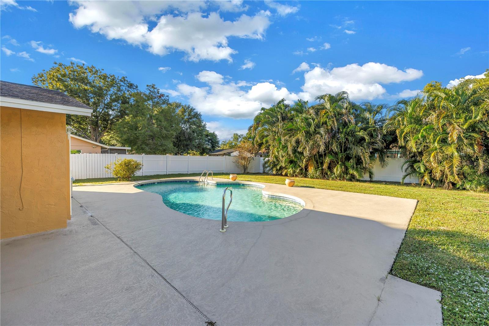 813 CYPRESS WOOD LN, SARASOTA, FL, 34243