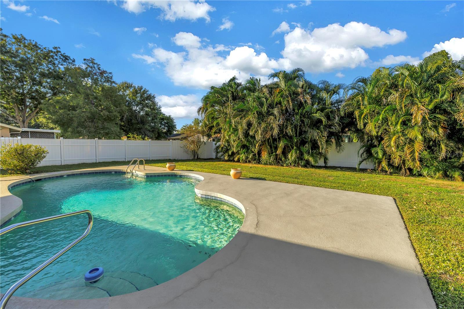 813 CYPRESS WOOD LN, SARASOTA, FL, 34243