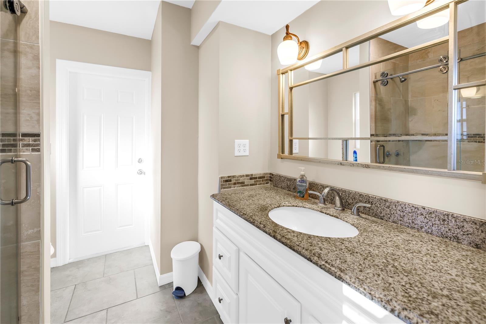 813 CYPRESS WOOD LN, SARASOTA, FL, 34243