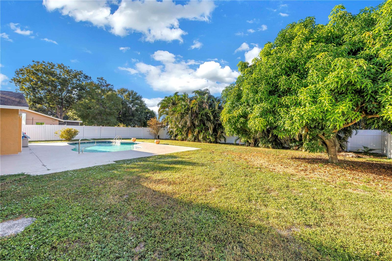 813 CYPRESS WOOD LN, SARASOTA, FL, 34243