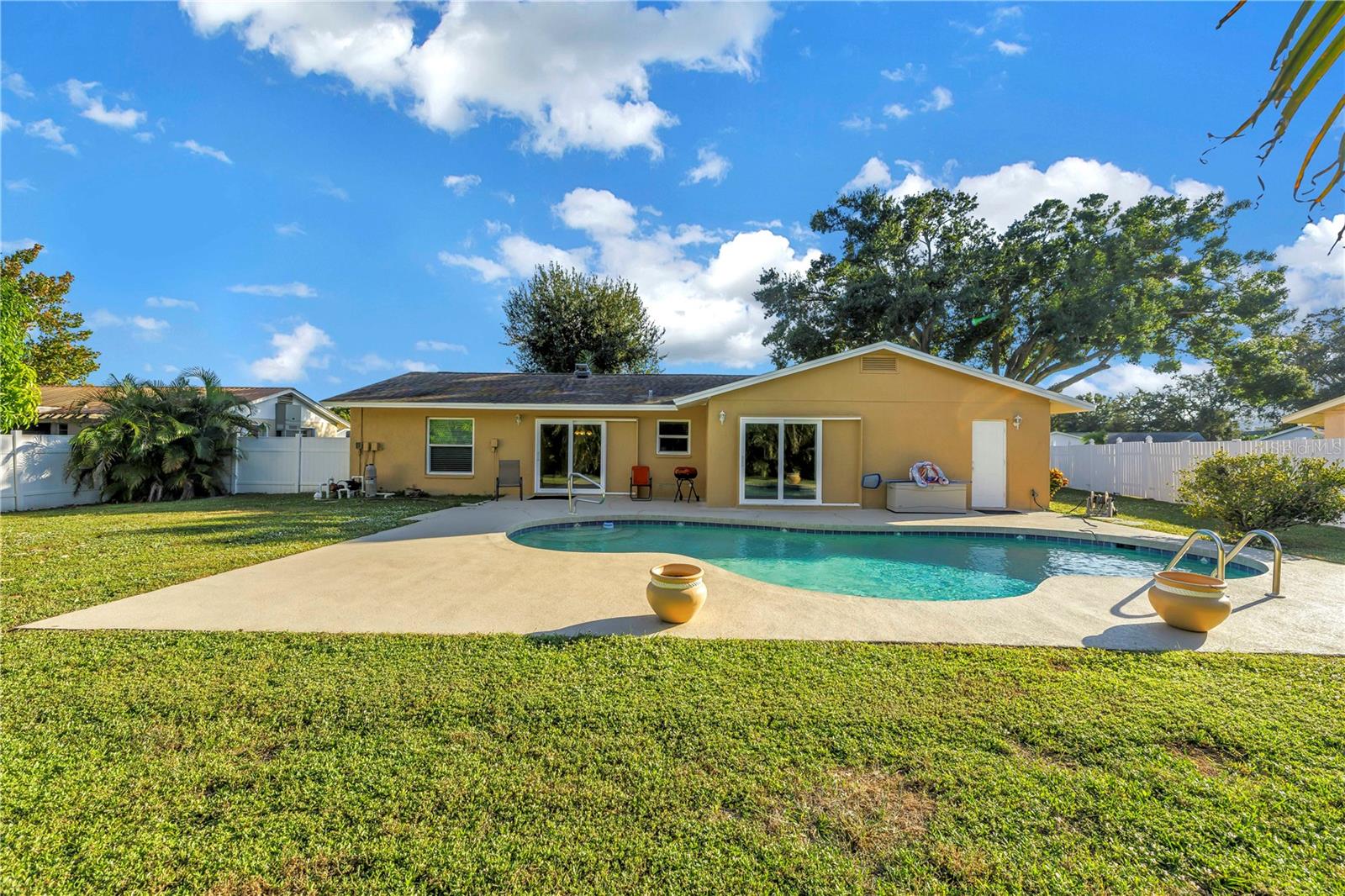 813 CYPRESS WOOD LN, SARASOTA, FL, 34243