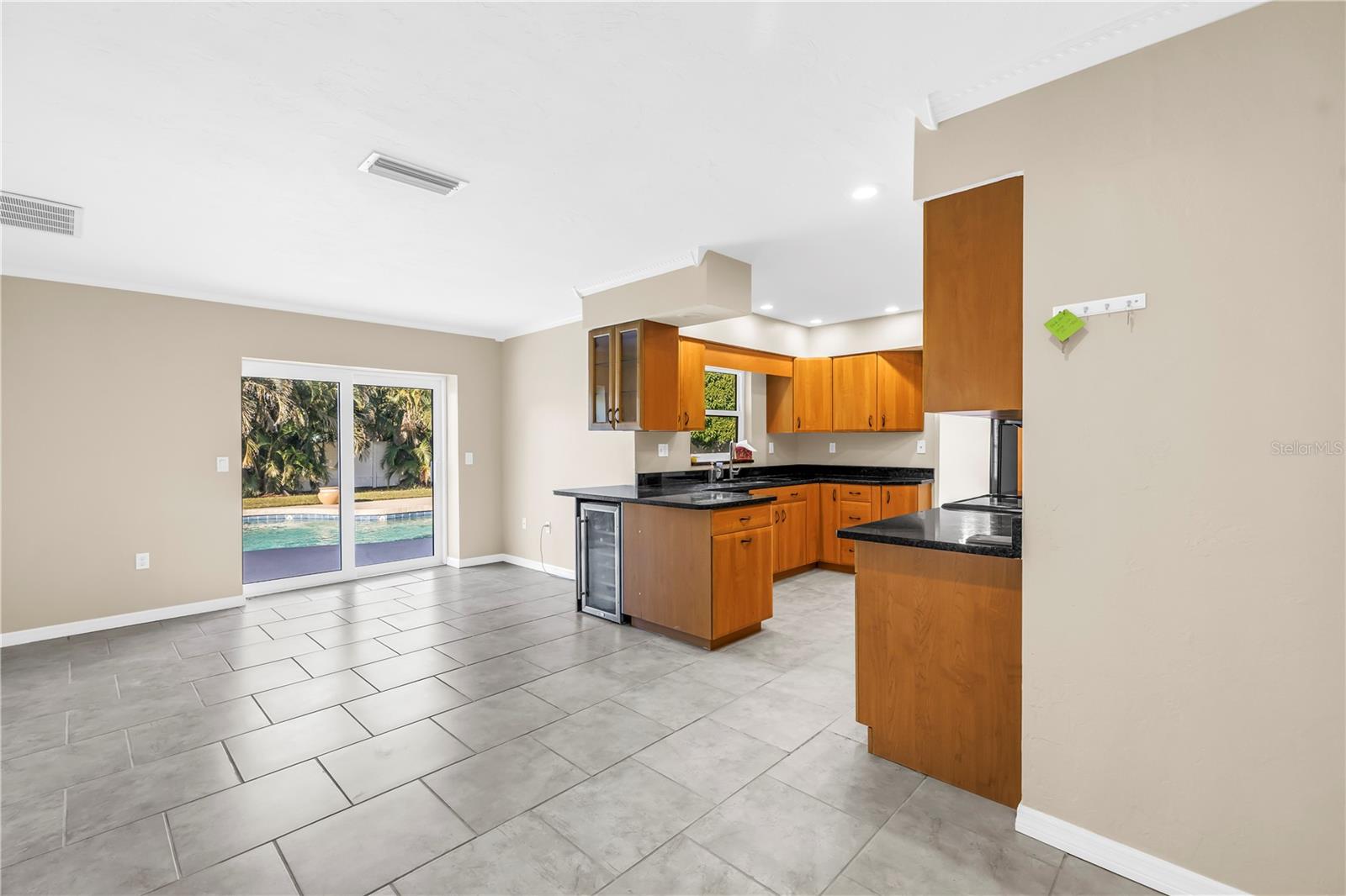 813 CYPRESS WOOD LN, SARASOTA, FL, 34243