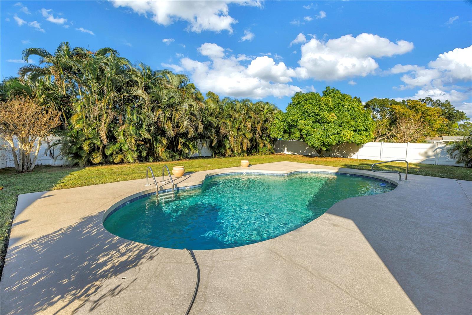 813 CYPRESS WOOD LN, SARASOTA, FL, 34243