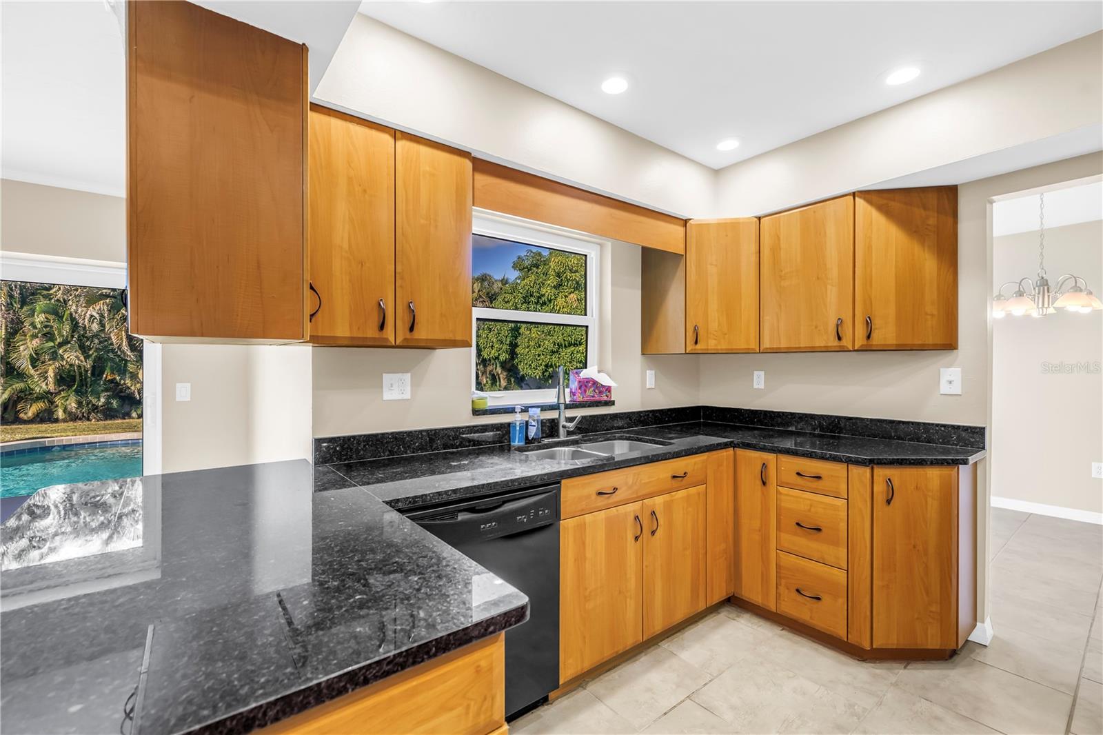 813 CYPRESS WOOD LN, SARASOTA, FL, 34243