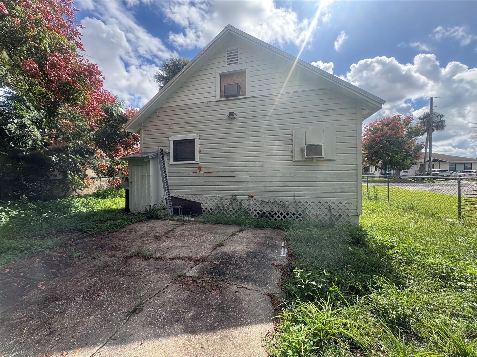 121 KENSINGTON AVE, DELAND, FL, 32724