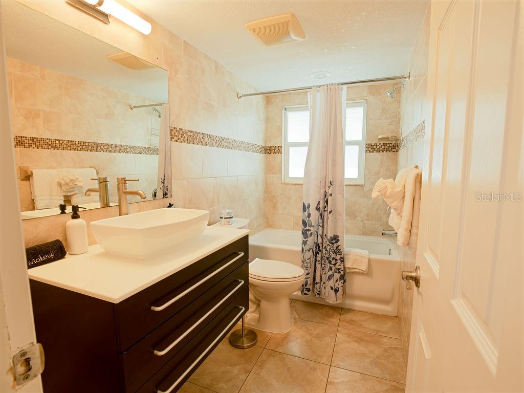 185 BRIGHTWATER DR #4, CLEARWATER BEACH, FL, 33767