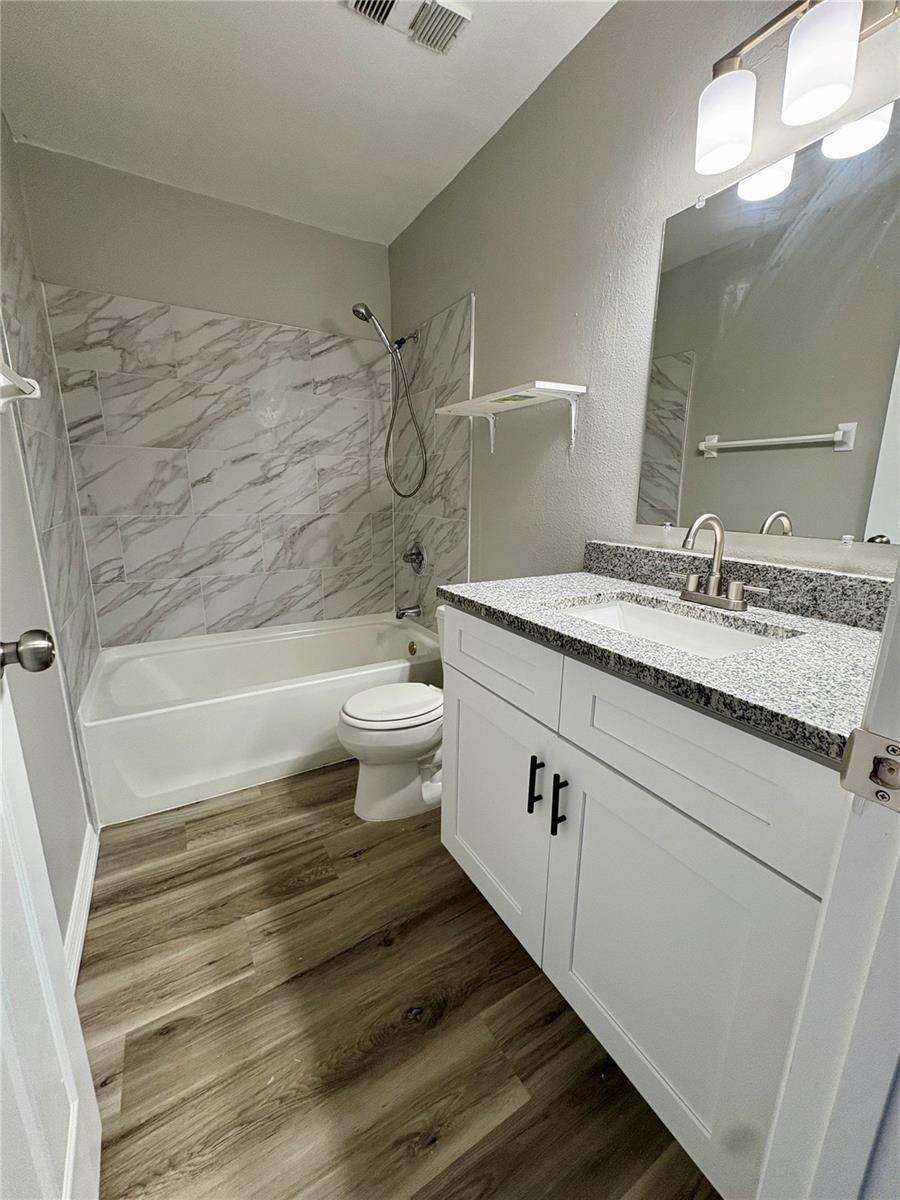 9005 TUDOR DR #H105, TAMPA, FL, 33615