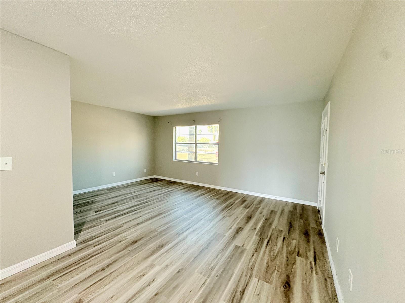 9005 TUDOR DR #H105, TAMPA, FL, 33615