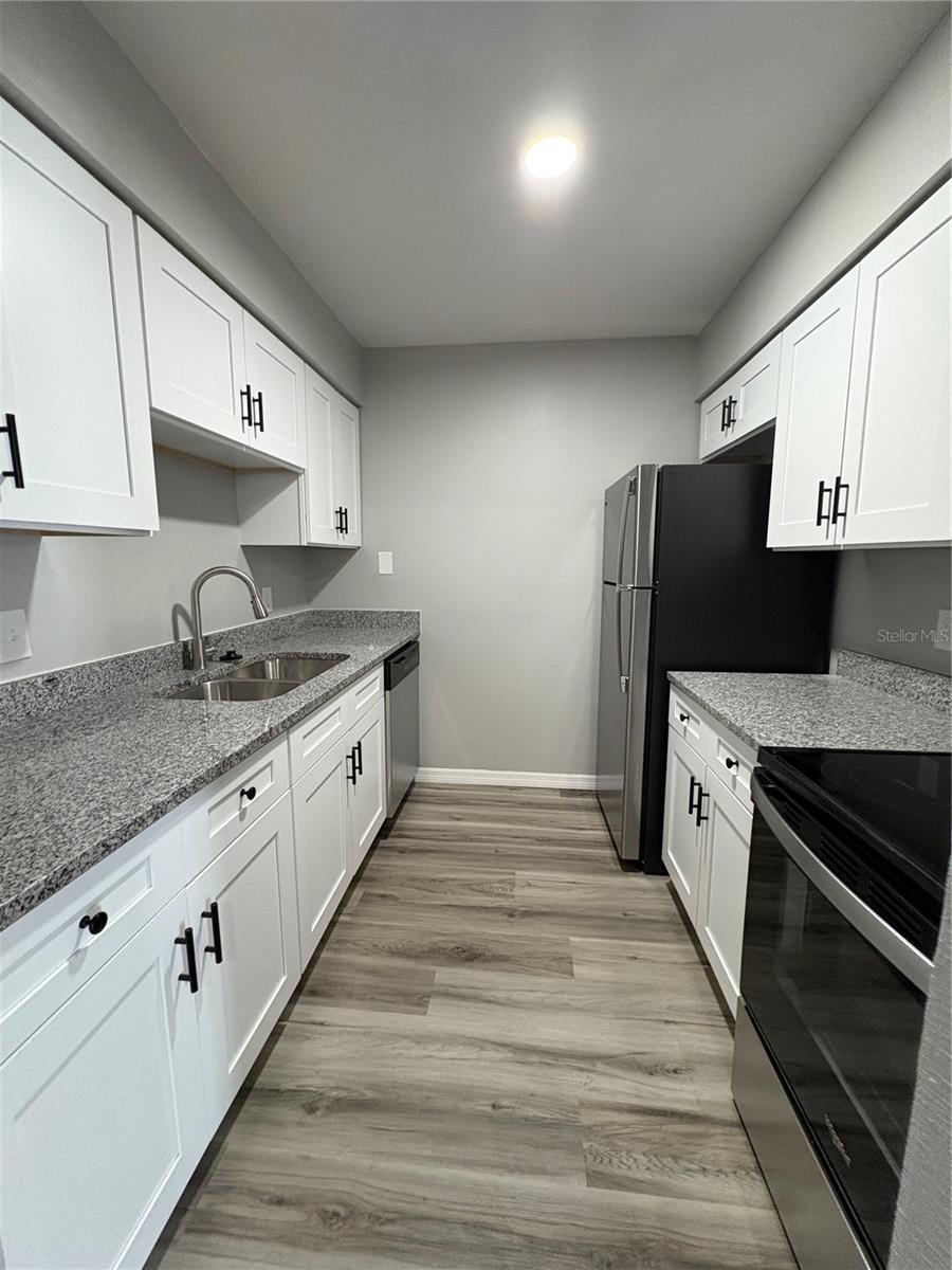 9005 TUDOR DR #H105, TAMPA, FL, 33615