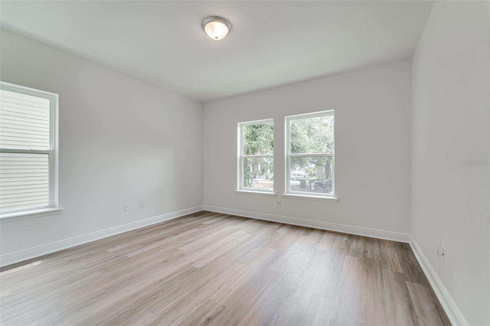 1933 W CHESTNUT ST, TAMPA, FL, 33607