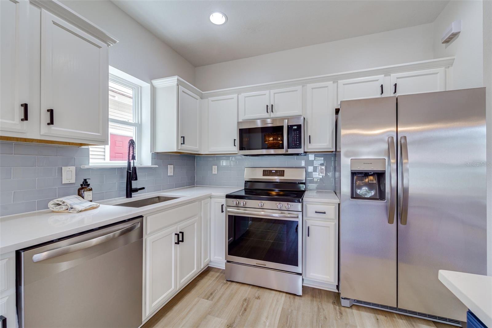 1933 W CHESTNUT ST, TAMPA, FL, 33607