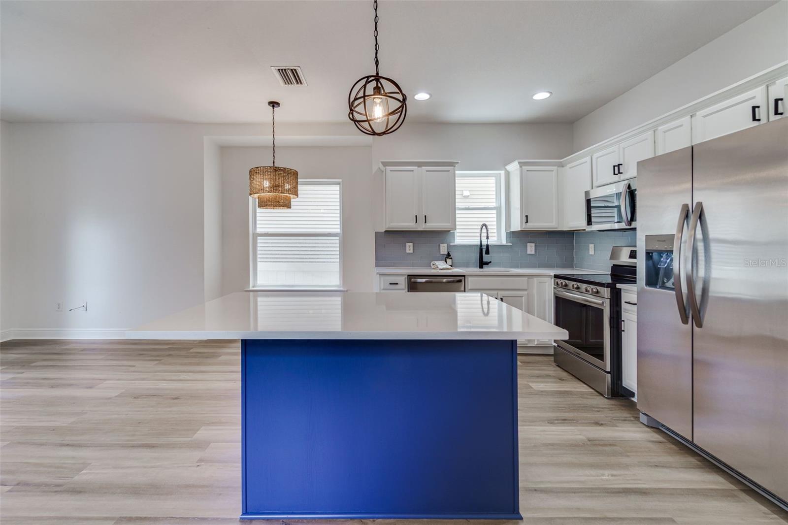 1933 W CHESTNUT ST, TAMPA, FL, 33607