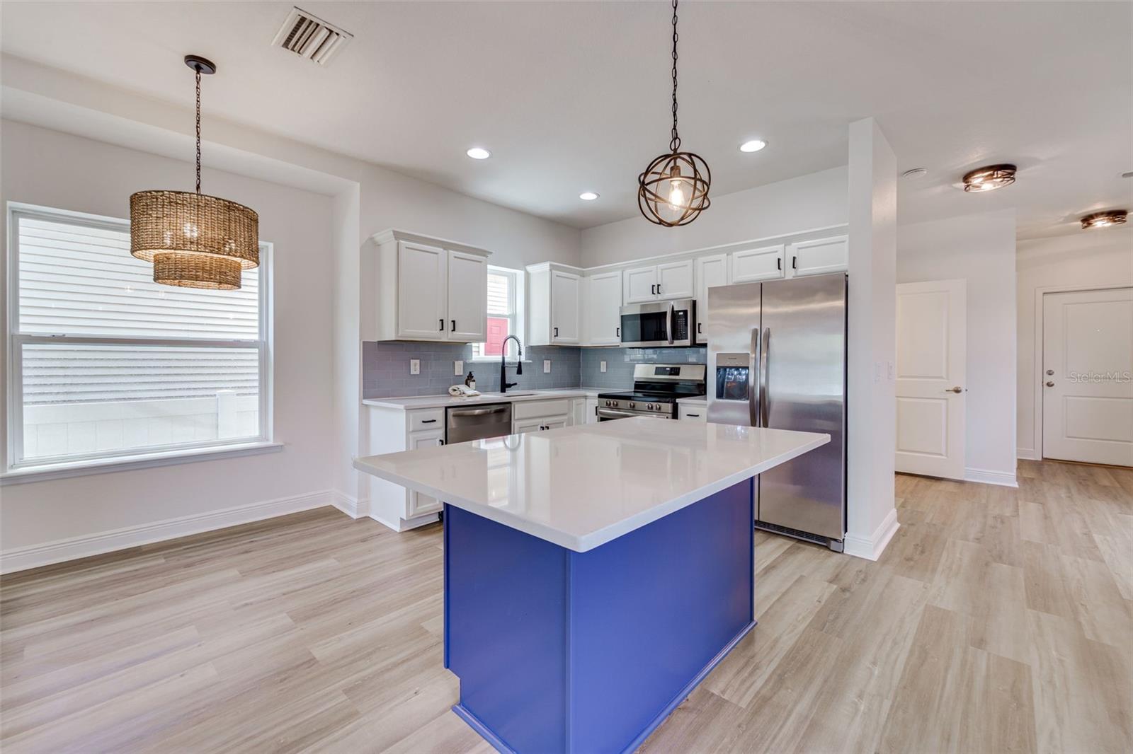 1933 W CHESTNUT ST, TAMPA, FL, 33607