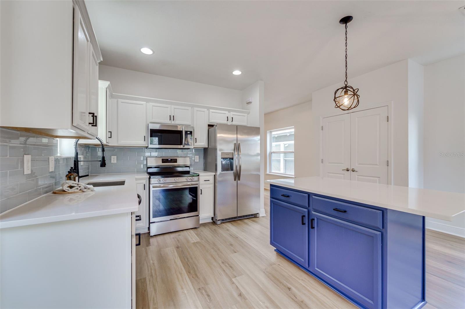 1933 W CHESTNUT ST, TAMPA, FL, 33607