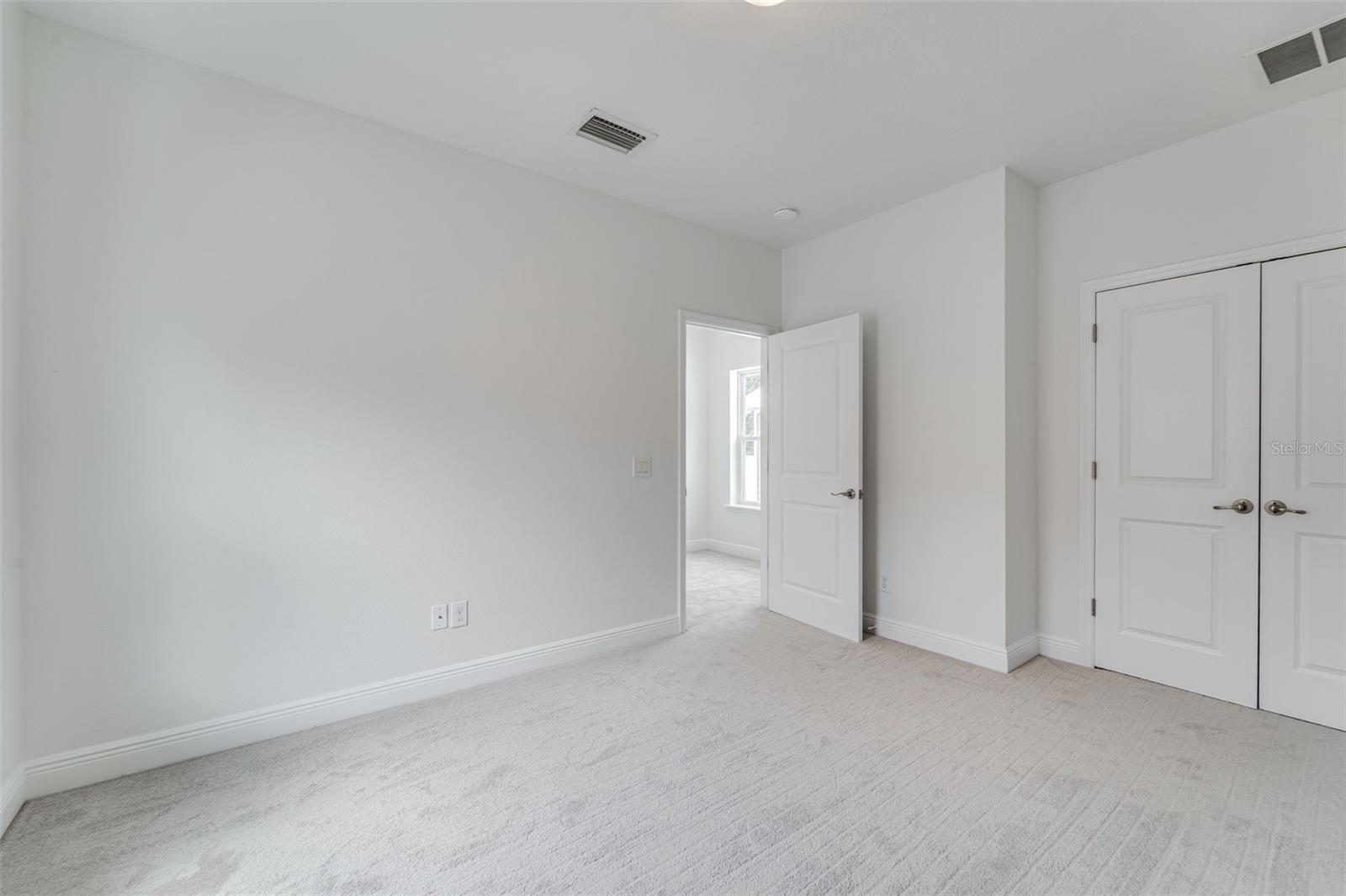 1933 W CHESTNUT ST, TAMPA, FL, 33607