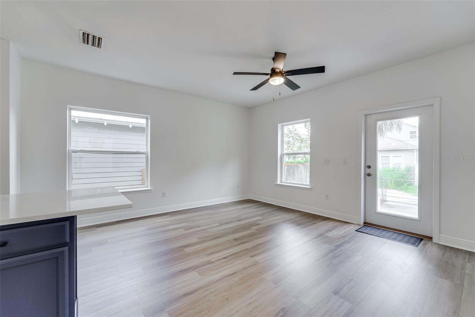 1933 W CHESTNUT ST, TAMPA, FL, 33607