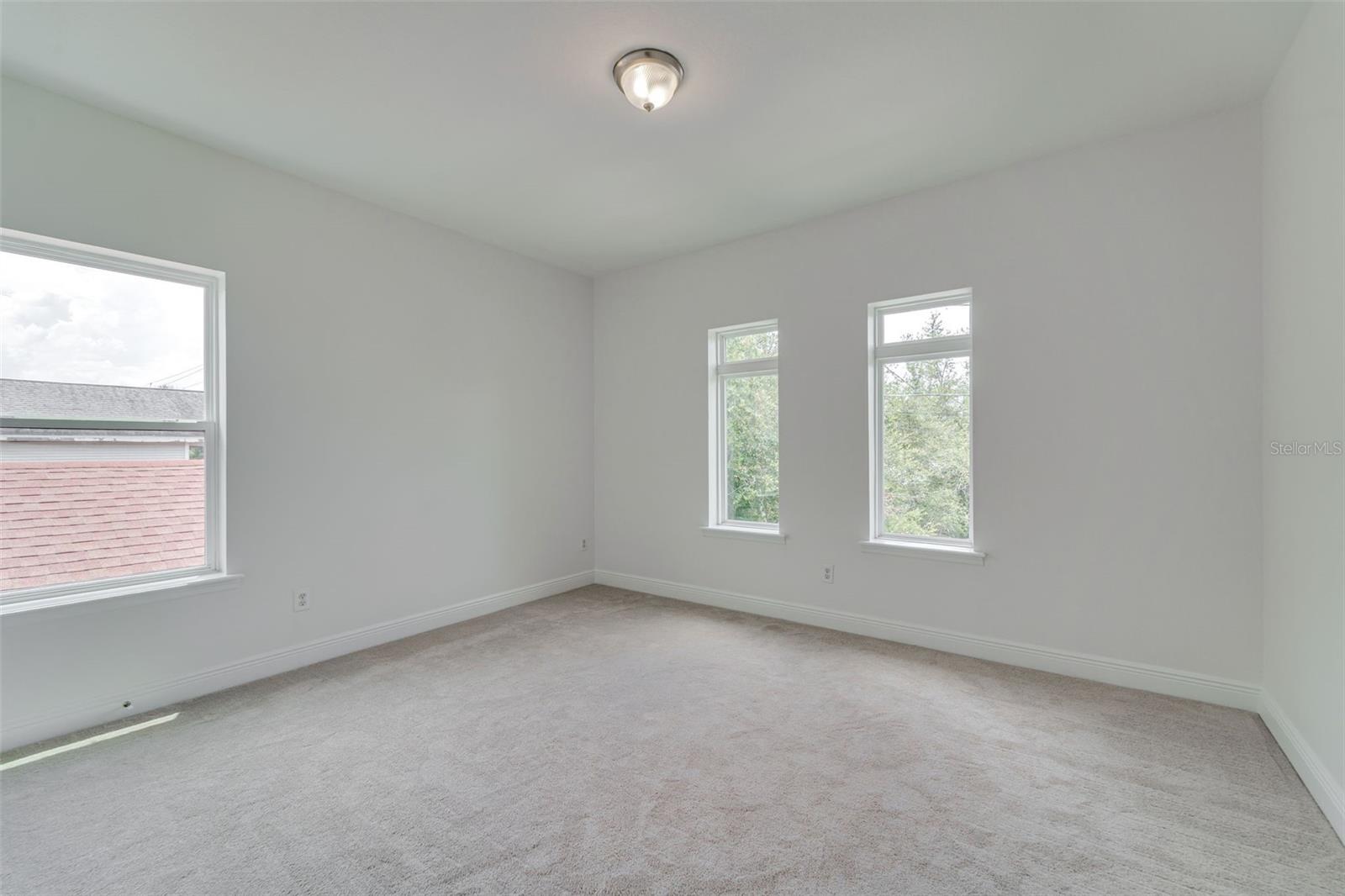 1933 W CHESTNUT ST, TAMPA, FL, 33607