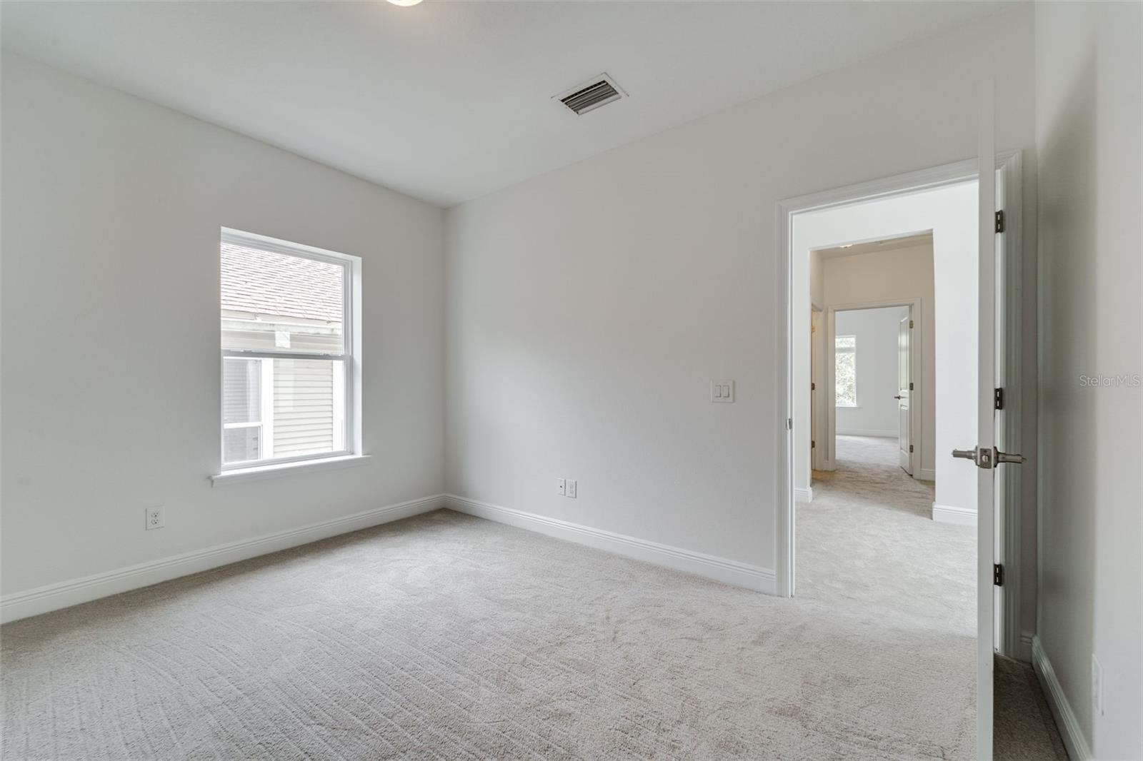 1933 W CHESTNUT ST, TAMPA, FL, 33607