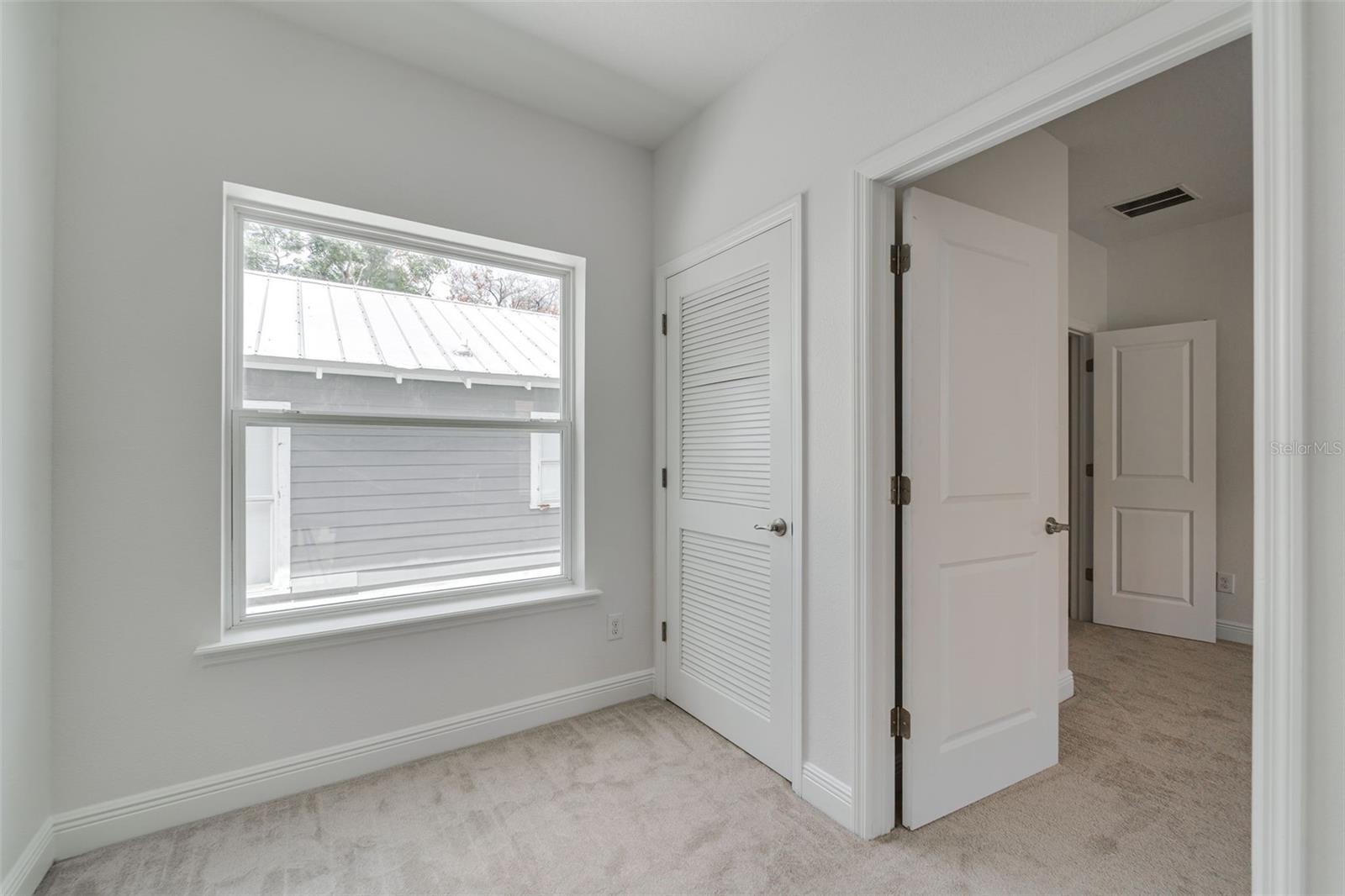 1933 W CHESTNUT ST, TAMPA, FL, 33607