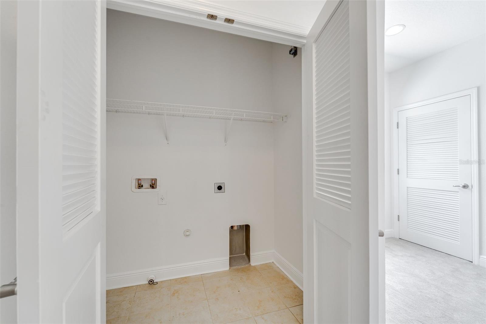 1933 W CHESTNUT ST, TAMPA, FL, 33607