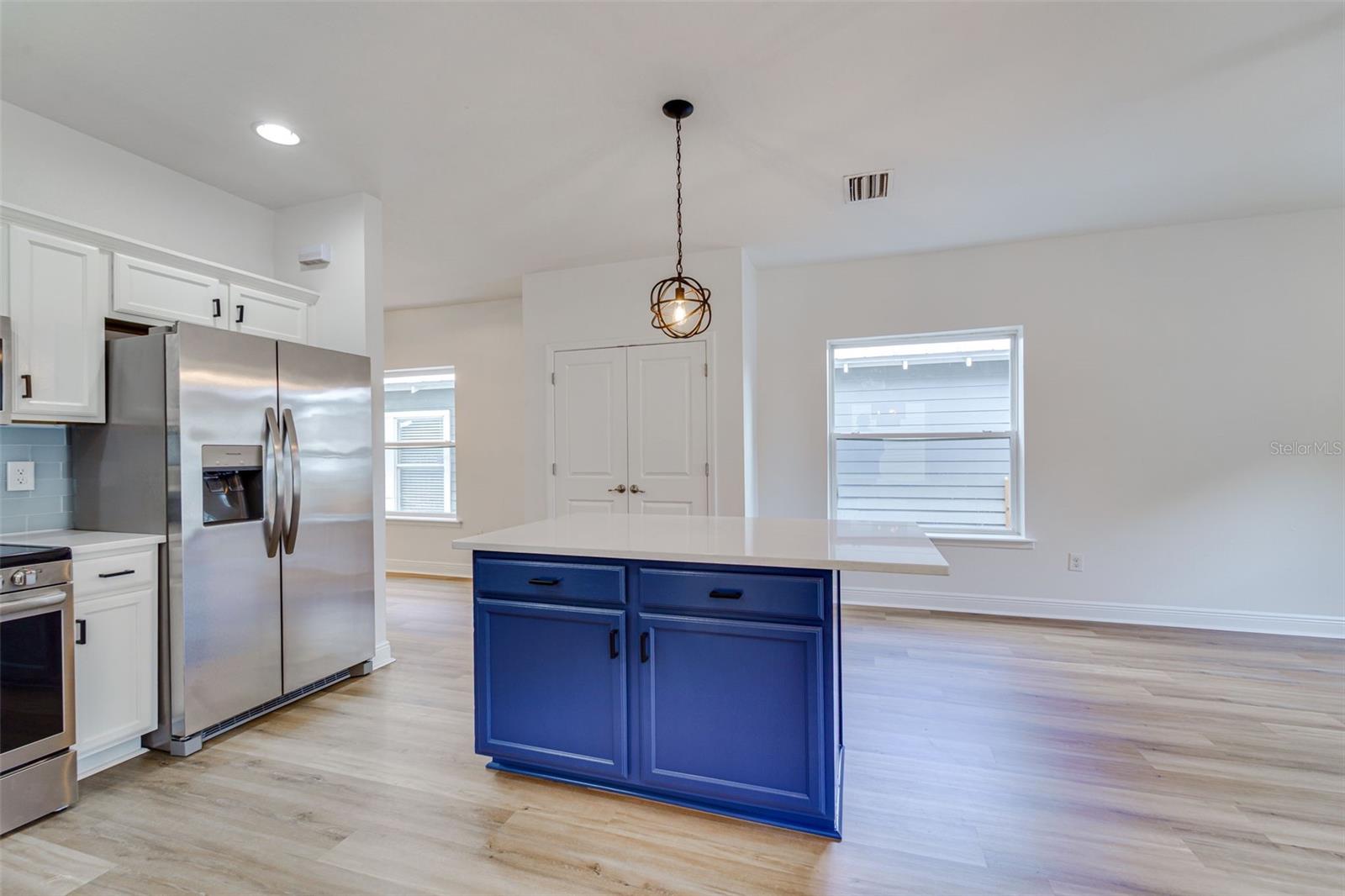 1933 W CHESTNUT ST, TAMPA, FL, 33607