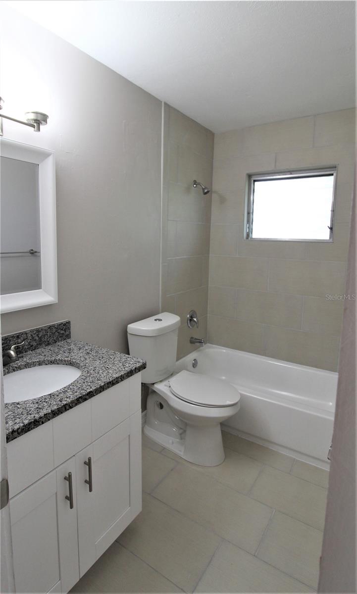 3001 BEE RIDGE RD #212, SARASOTA, FL, 34239