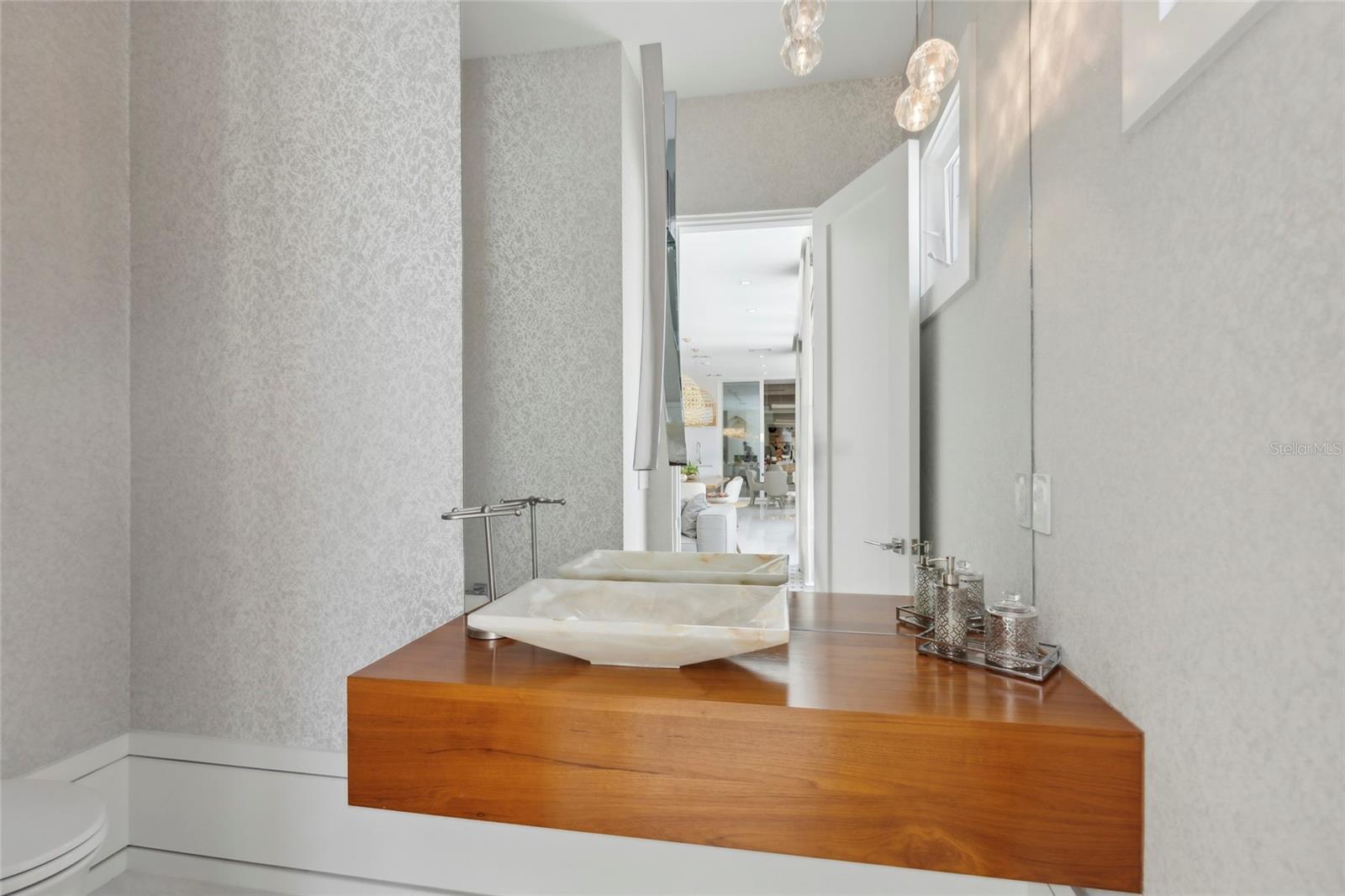 O6356355 Property Photo