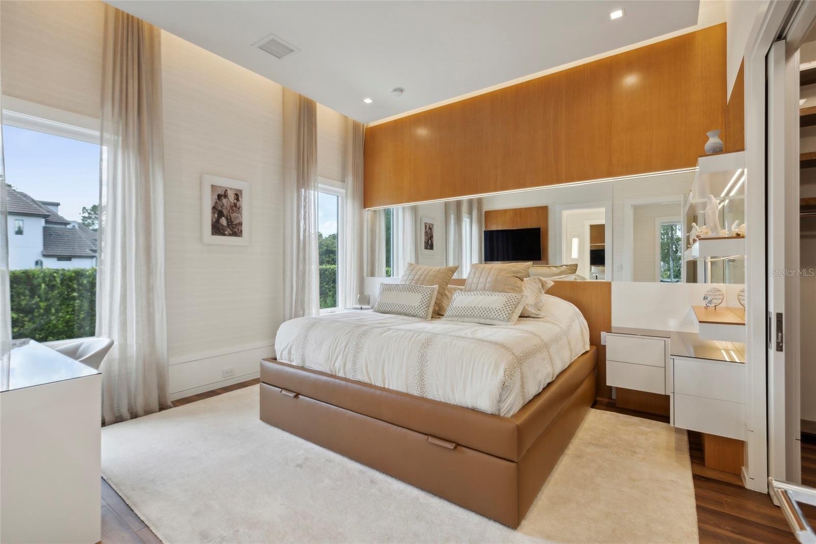 O6356355 Property Photo