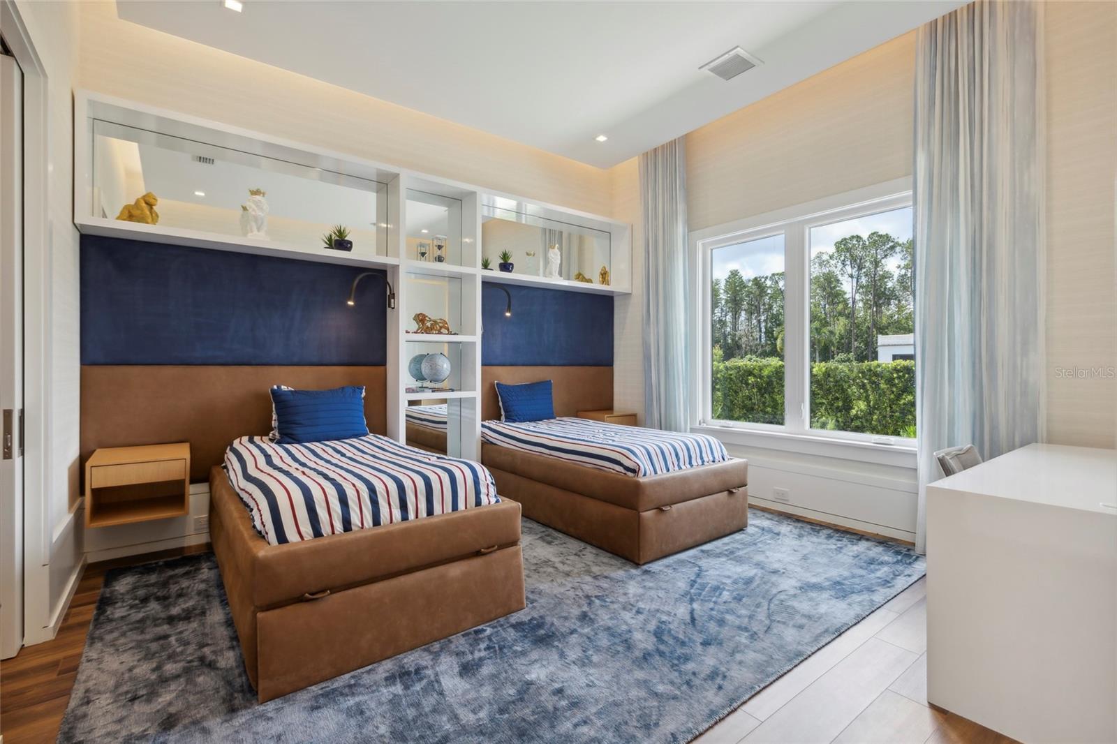 O6356355 Property Photo