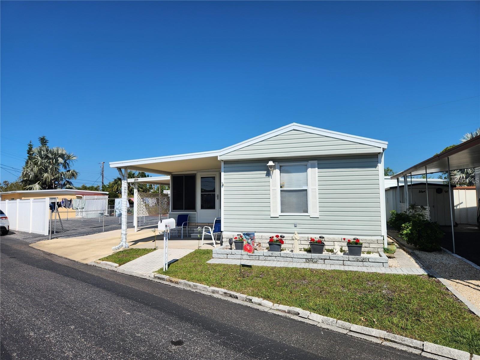 TB8442836 Property Photo