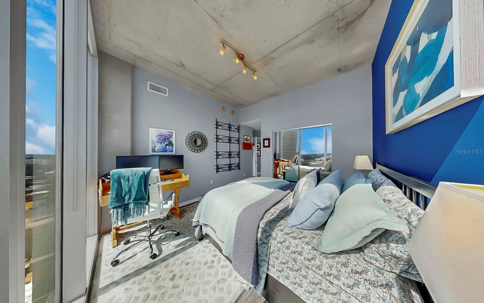 GUEST ROOM/ENSUITE BATH