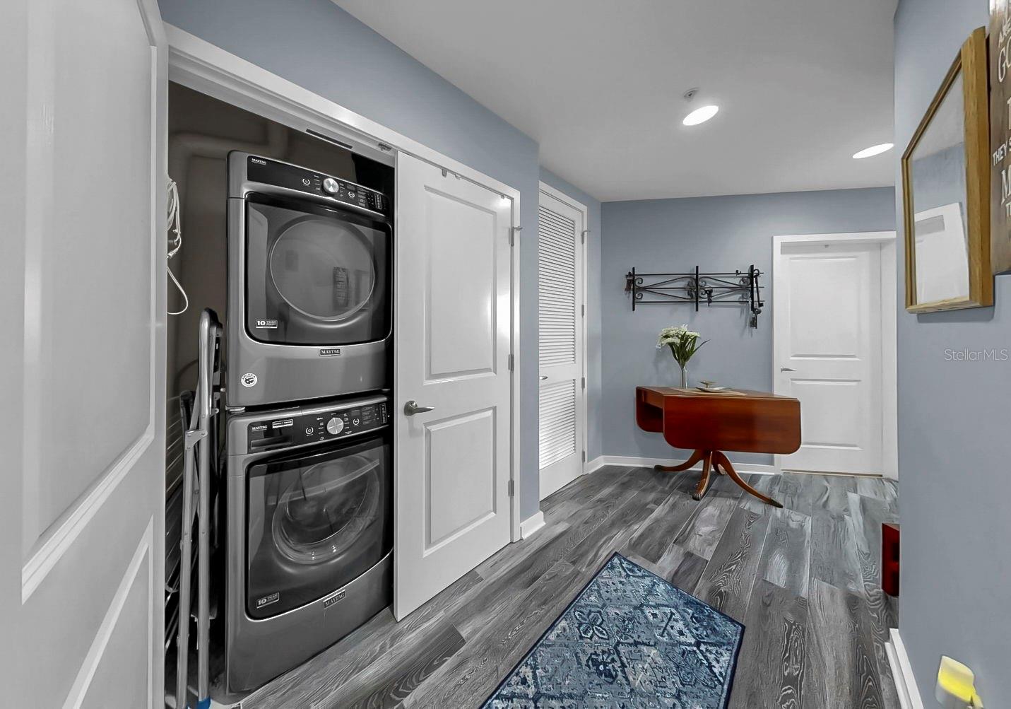 LAUNDY CLOSET WITH ADDITIONAL STORAGE