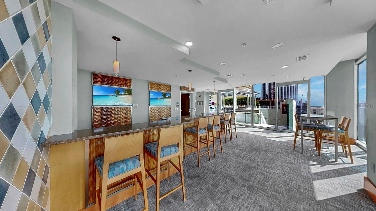 FULL KITCHEN BAR AMENTITIES